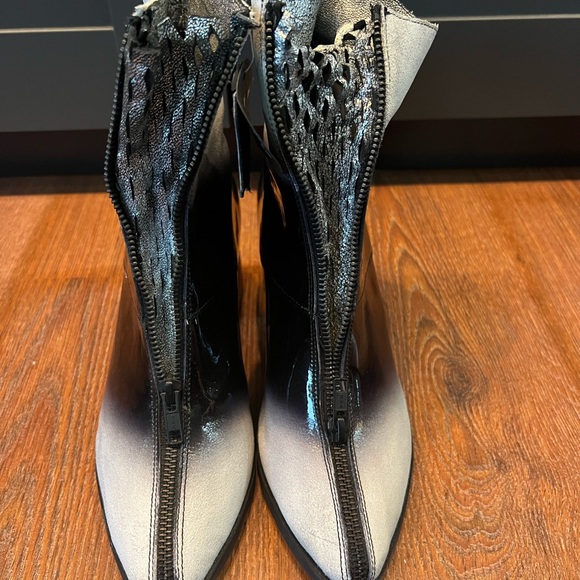 Ombre front zip booties - Picture 2 of 3